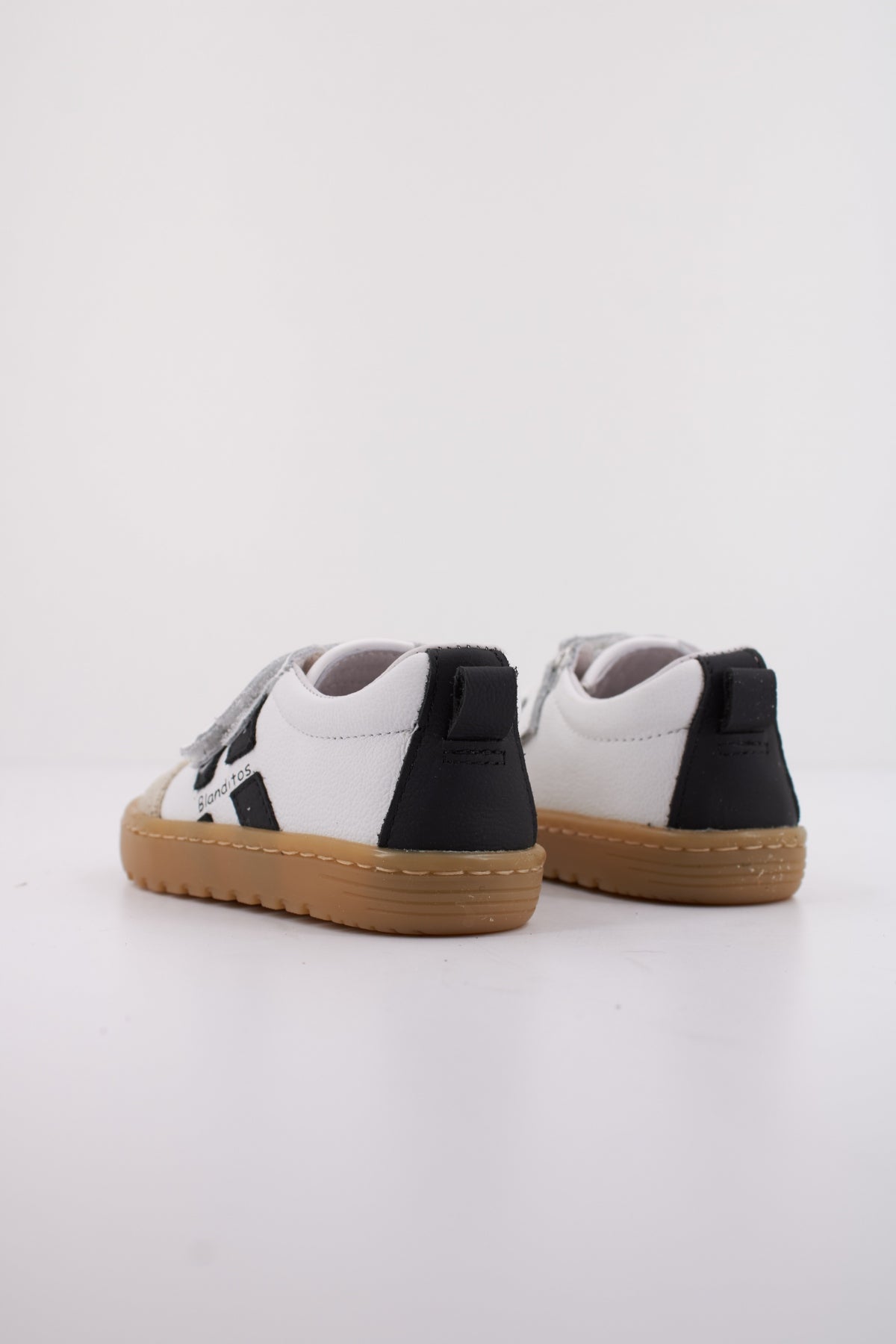 Deportivo Lisboa Blanco Barefoot – Blanditos by Crio’s