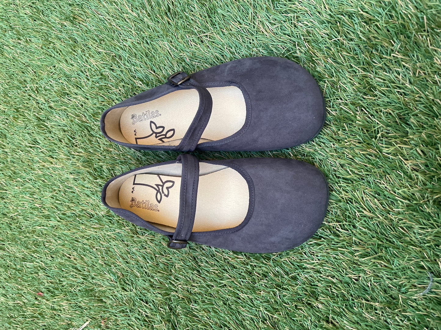 Merceditas Barefoot Gris – Estilo Sutil y Comodidad Natural